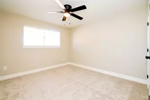 10492 Hammerly Blvd, Houston, TX 77043 - Photo 17