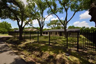 7133 Evans St, Houston, TX 77061 - Photo 3
