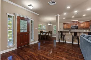 137 Silverbell Cir, Lake Jackson, TX 77566 - Photo 11