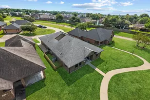 137 Silverbell Cir, Lake Jackson, TX 77566 - Photo 45