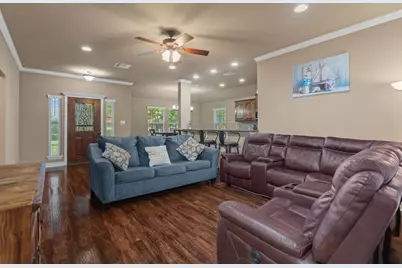 137 Silverbell Circle, Lake Jackson, TX 77566 - Photo 13