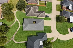 137 Silverbell Cir, Lake Jackson, TX 77566 - Photo 47