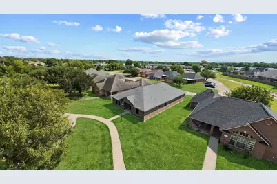 137 Silverbell Circle, Lake Jackson, TX 77566 - Photo 43