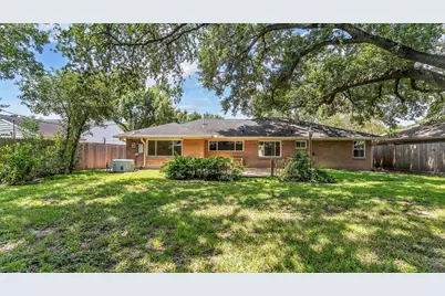 4417 Willowbend Boulevard, Houston, TX 77035 - Photo 33