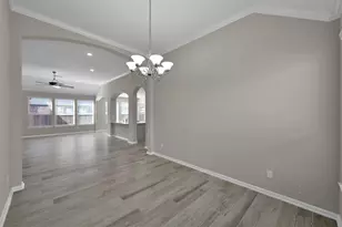 419 Stonebrook Ln, Conroe, TX 77304 - Photo 9