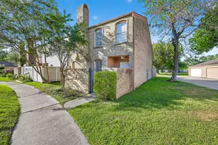 8646 Maplecrest Dr, Houston, TX 77099 - Photo 1