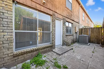 8646 Maplecrest Drive, Houston, TX 77099 - Photo 33