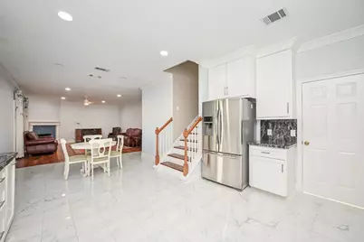 19207 Poplar Trails Lane, Tomball, TX 77375 - Photo 9