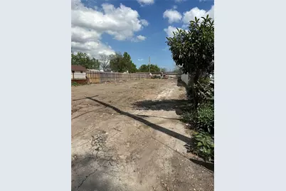 3017 Golfcrest Boulevard, Houston, TX 77087 - Photo 1