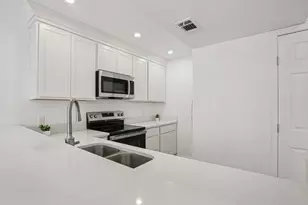 2800 Jeanetta St, Houston, TX 77063 - Photo 9