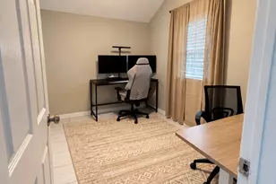 1013 Bennington St, Houston, TX 77022 - Photo 9