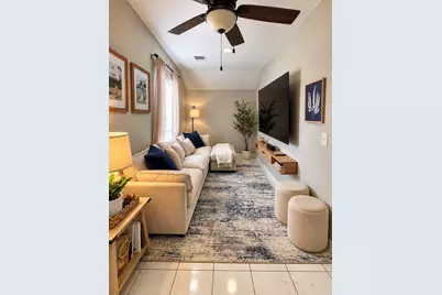 1013 Bennington Street, Houston, TX 77022 - Photo 1
