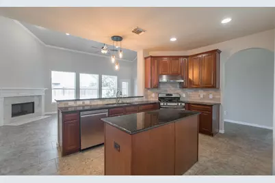 139 S Rocky Point Cir, The Woodlands, TX 77389 - Photo 13