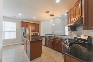 139 S Rocky Point Cir, The Woodlands, TX 77389 - Photo 11