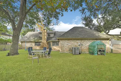 225 Saint Cloud Drive, Friendswood, TX 77546 - Photo 5