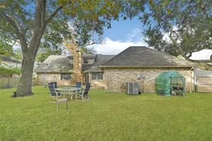 225 St Cloud Dr, Friendswood, TX 77546 - Photo 5