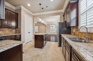 11002 Upland Forest Dr, Houston, TX 77043 - Photo 5