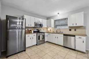 2138 Tower Bridge Rd, Pearland, TX 77581 - Photo 3