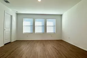 9822 Stoney Spg Ln, Baytown, TX 77521 - Photo 7