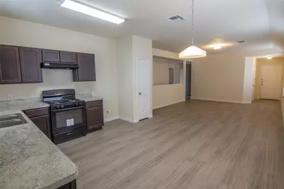 918 Ember Wood Court, La Marque, TX 77568 - Photo 5