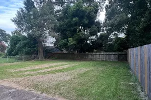 2312 Edgewood St, Liberty, TX 77575 - Photo 11