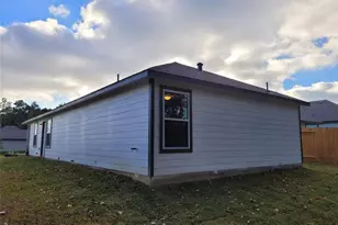 12946 Sorrento Bay Dr, Willis, TX 77318 - Photo 17