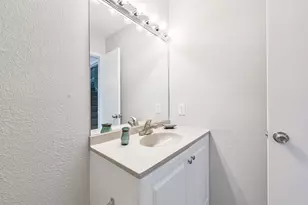 10811 Richmond Ave, Houston, TX 77042 - Photo 35