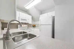 10811 Richmond Ave, Houston, TX 77042 - Photo 25