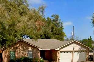 315 University St, Wharton, TX 77488 - Photo 1