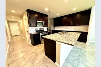 8210 Oakleaf Meadow Court, Rosharon, TX 77583 - Photo 11