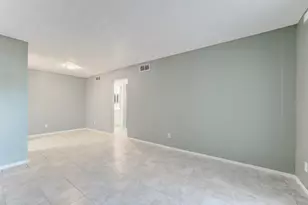 12615 Brookglade Cir, Houston, TX 77099 - Photo 9