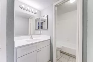 12615 Brookglade Cir, Houston, TX 77099 - Photo 19