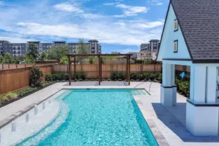2703 Brown Lk St, Houston, TX 77008 - Photo 31