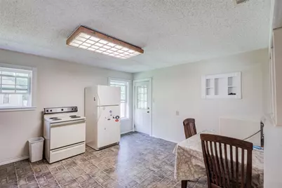 827 Bell Drive, Euless, TX 76039 - Photo 9