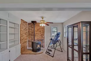 827 Bell Dr, Euless, TX 76039 - Photo 5