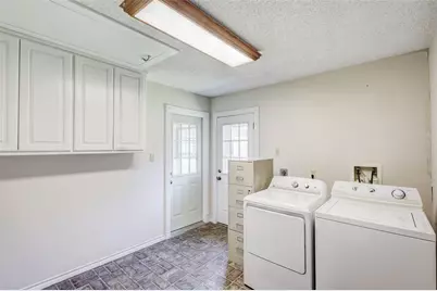 827 Bell Drive, Euless, TX 76039 - Photo 11