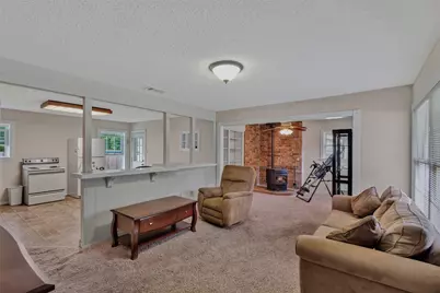 827 Bell Drive, Euless, TX 76039 - Photo 3