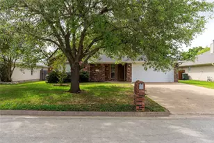 4802 Treadgold Ln, Bryan, TX 77802 - Photo 5