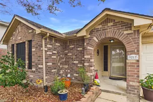 9217 Mohawk Dr, La Porte, TX 77571 - Photo 5