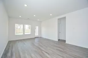 5778 Hampton Vly Dr, Houston, TX 77373 - Photo 5