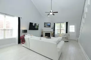 19 Canterborough Pl, Tomball, TX 77375 - Photo 13