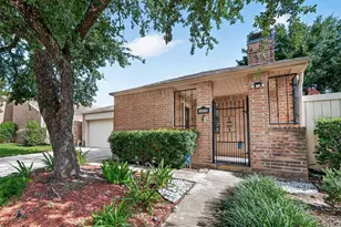 14222 Stokesmount Dr, Houston, TX 77077 - Photo 3