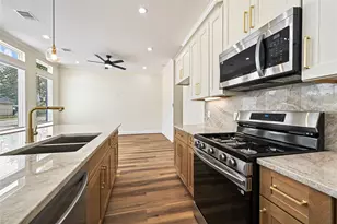 8715 Edgar St, Houston, TX 77051 - Photo 11