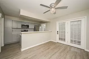 3901 Woodchase Dr, Houston, TX 77042 - Photo 3