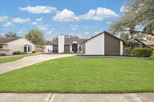 5611 Water Leaf Ln, Houston, TX 77088 - Photo 1