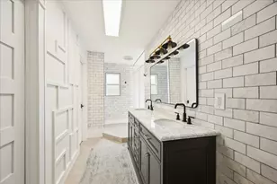 5611 Water Leaf Ln, Houston, TX 77088 - Photo 13