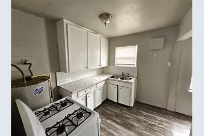 1133 5th Avenue N, Texas City, TX 77590 - Photo 5