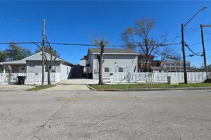 421 Sidney, Houston, TX 77003 - Photo 3