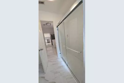 421 Sidney #1/2, Houston, TX 77003 - Photo 9