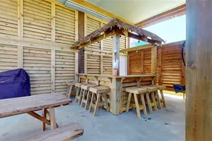 957 Alberdie Dr, Crystal Beach, TX 77650 - Photo 3